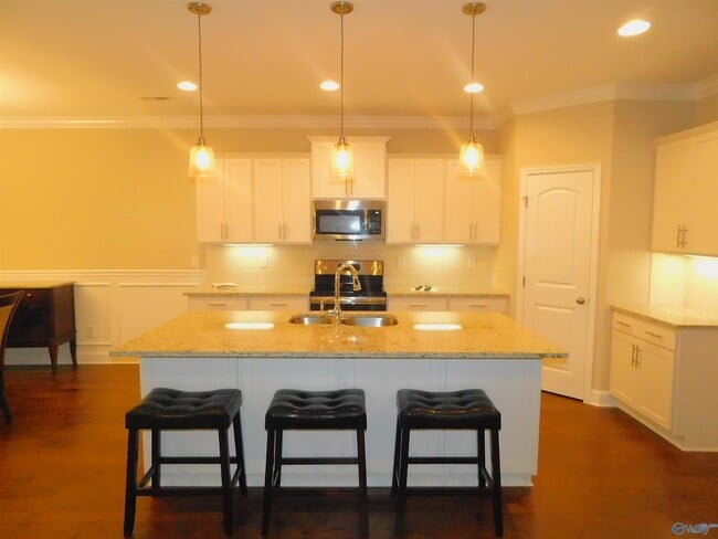 Building Photo - 2111 Milk Run Trl SW