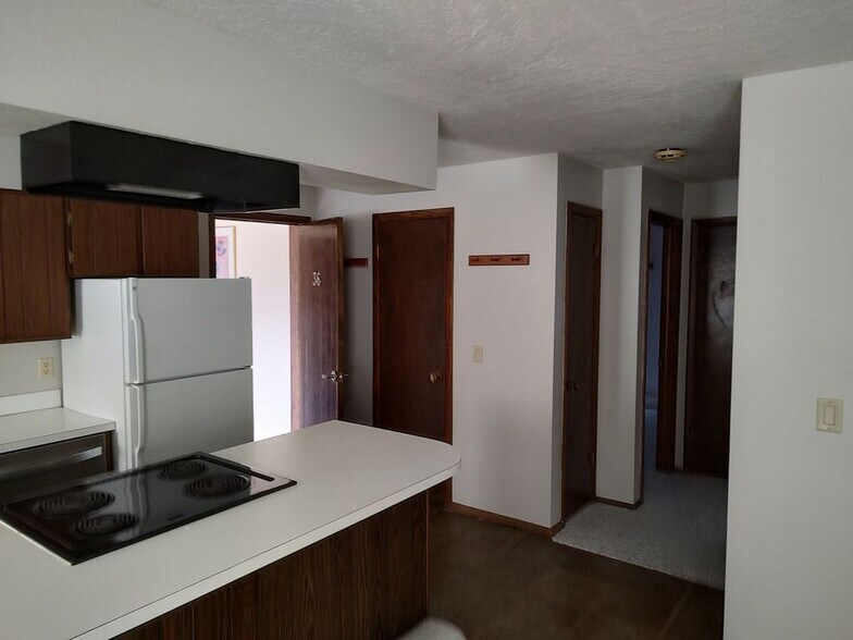 Building Photo - 240 E La Bonte St