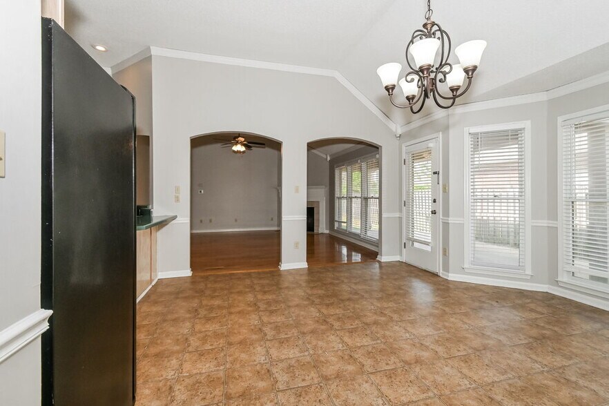 Building Photo - 2055 Bohemia Cove