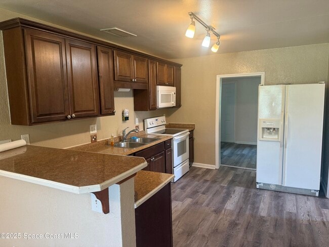 Building Photo - 325 Patrick Cir