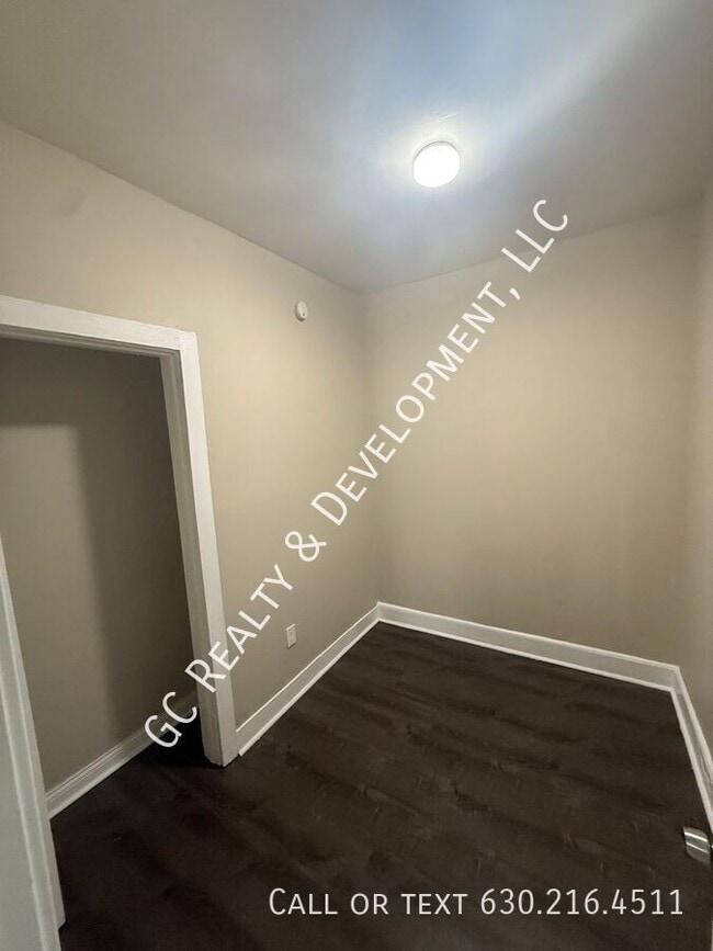 Building Photo - 2835 W 38th Pl