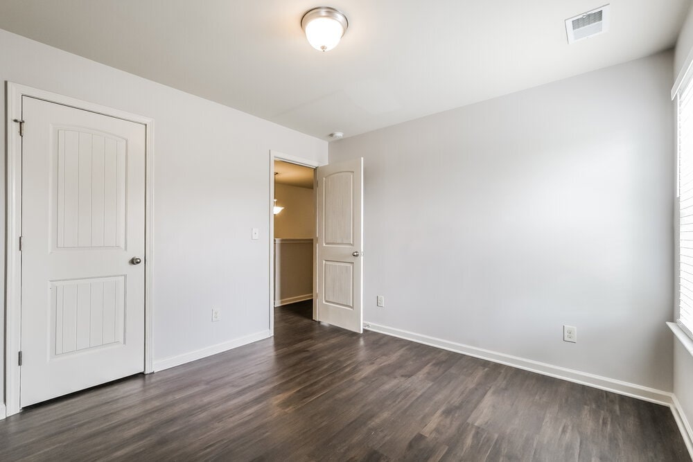 Building Photo - 1314 Little Hampton Dr