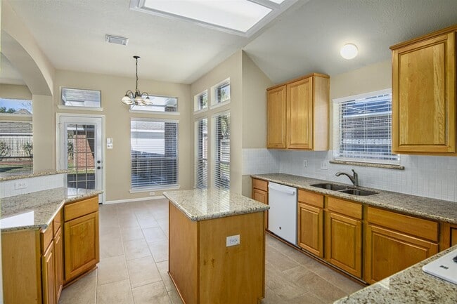 Building Photo - 21610 Emerald Ridge Cir