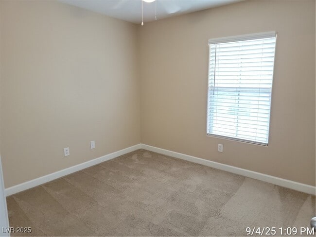 Building Photo - 856 Blushing Rose Pl