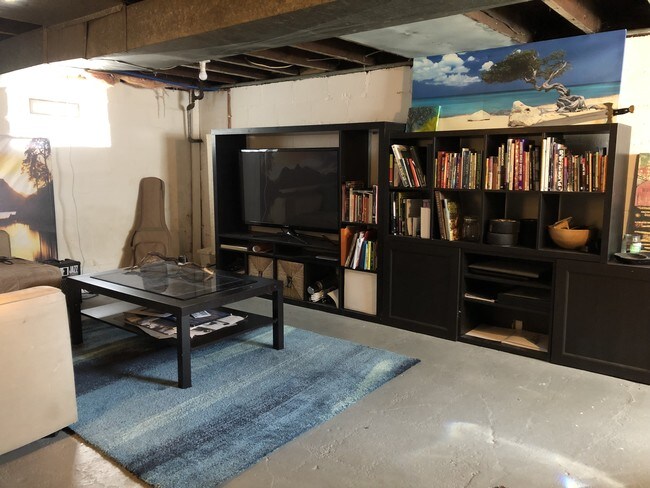 Building Photo - 671 Wordsworth St