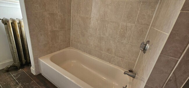 Building Photo - Spacious Gorgeous Cambridgeport 4 Bed! Ava...