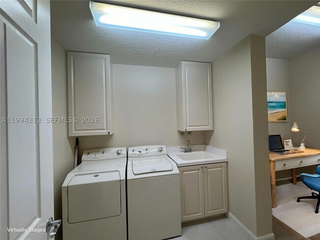 Building Photo - 5 FL-5