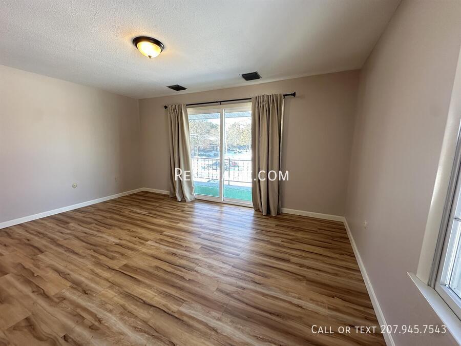 Building Photo - 50 Longrale Park