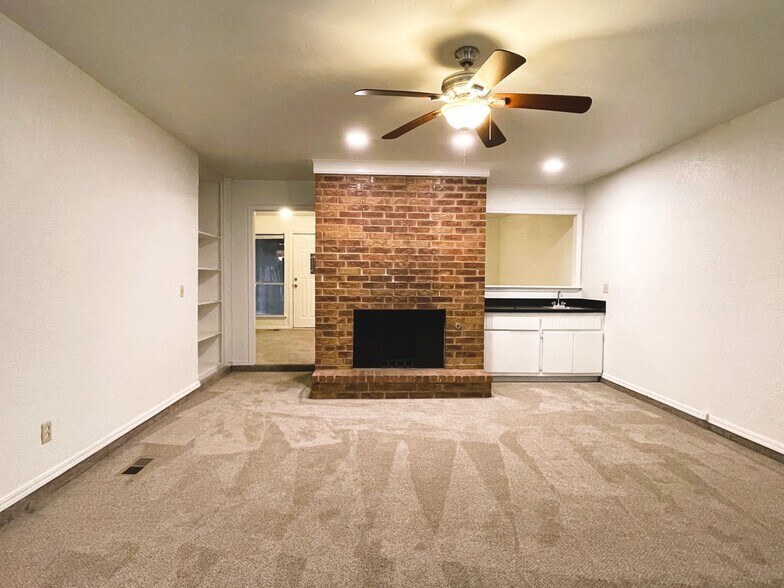 Building Photo - 10512 Harvest Moon Ave