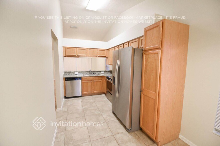 Building Photo - 27500 Waikiki Ct