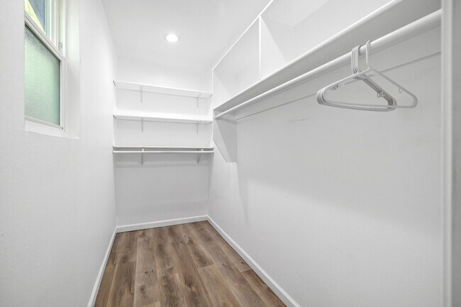 Building Photo - 5105 Galen Ct