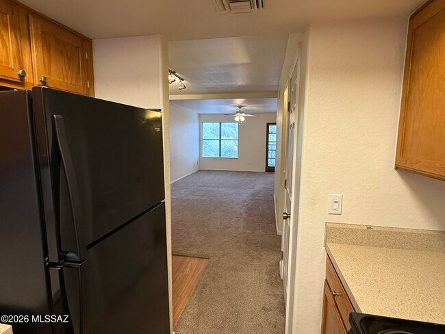 Building Photo - 5800 N Kolb Rd