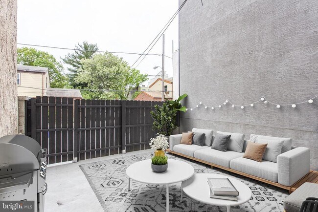 Building Photo - 2120 Ellsworth St