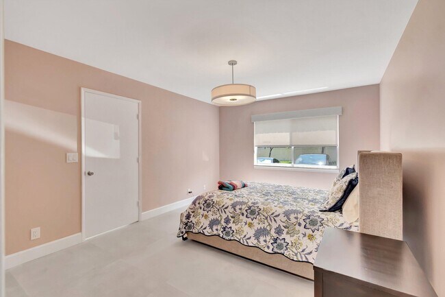 Building Photo - 14895 Builtmore Way