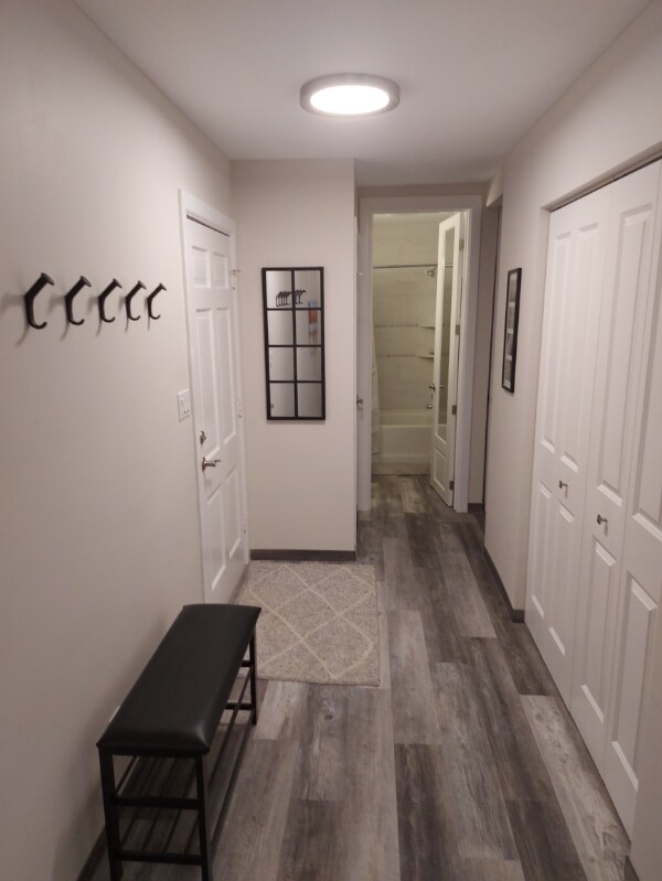 Building Photo - 323 Bolivar Ave