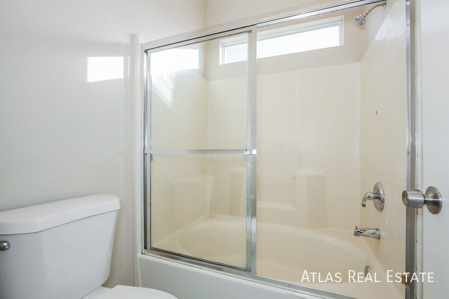 Building Photo - 4367 Sunrise Shores Ave