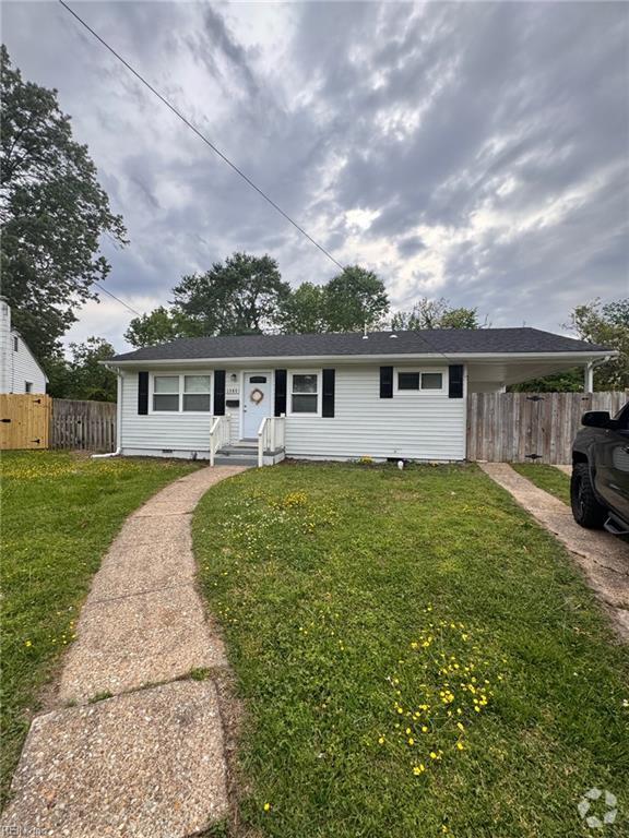 Building Photo - 1305 River Oaks Dr