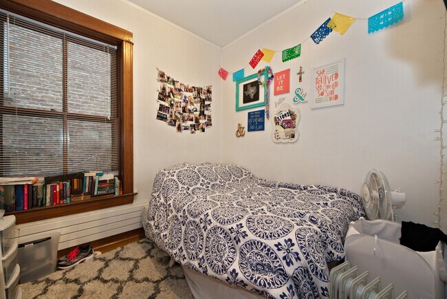 Building Photo - 3508 N Sheffield Ave