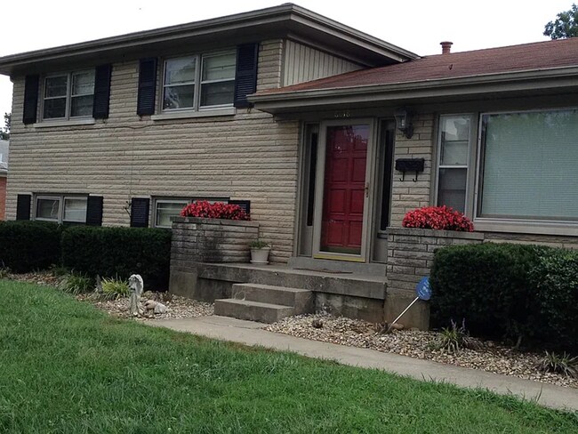 Building Photo - 3 BR/2.5BA | Newly Renovated Single Family Home | 1-Car Garage Parking | In Louisville!