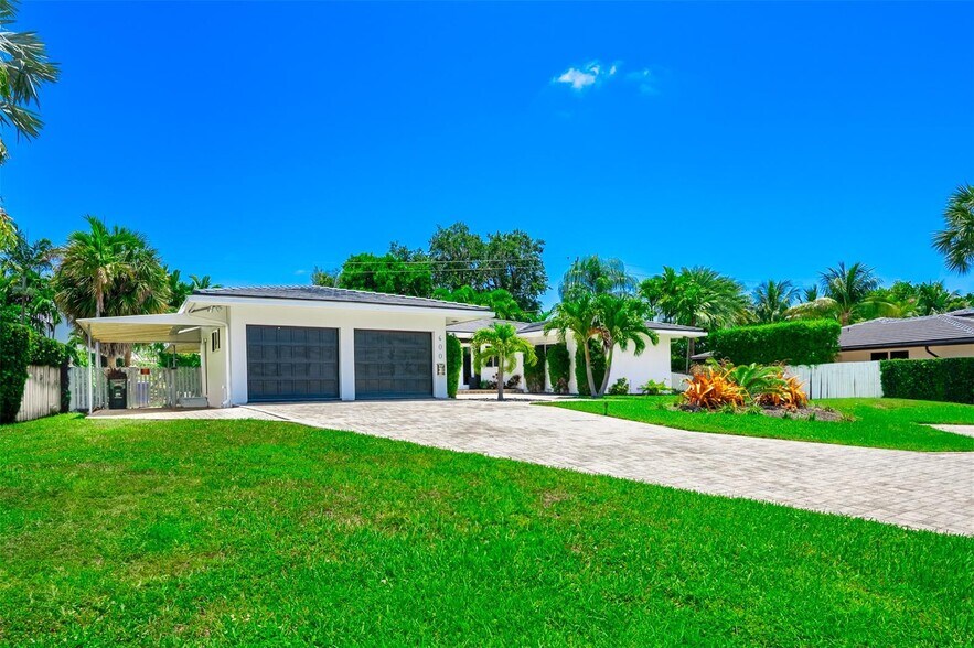 Building Photo - 600 Middle River Dr