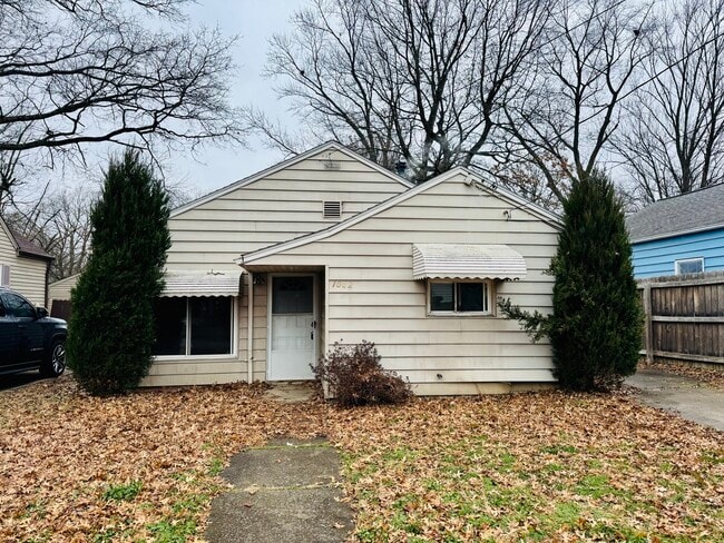 Building Photo - 1062 Merton Ave