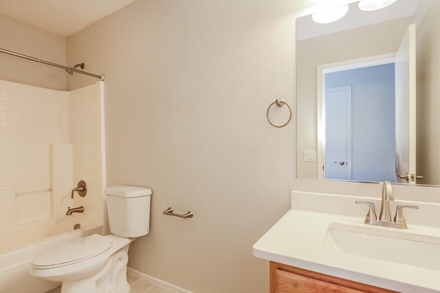 Building Photo - 6815 N 129th Dr