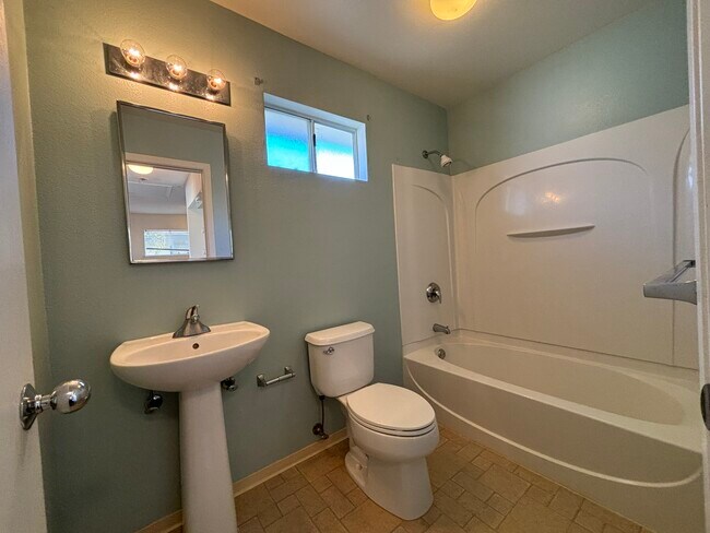 Building Photo - 91-574-574 Makalea St