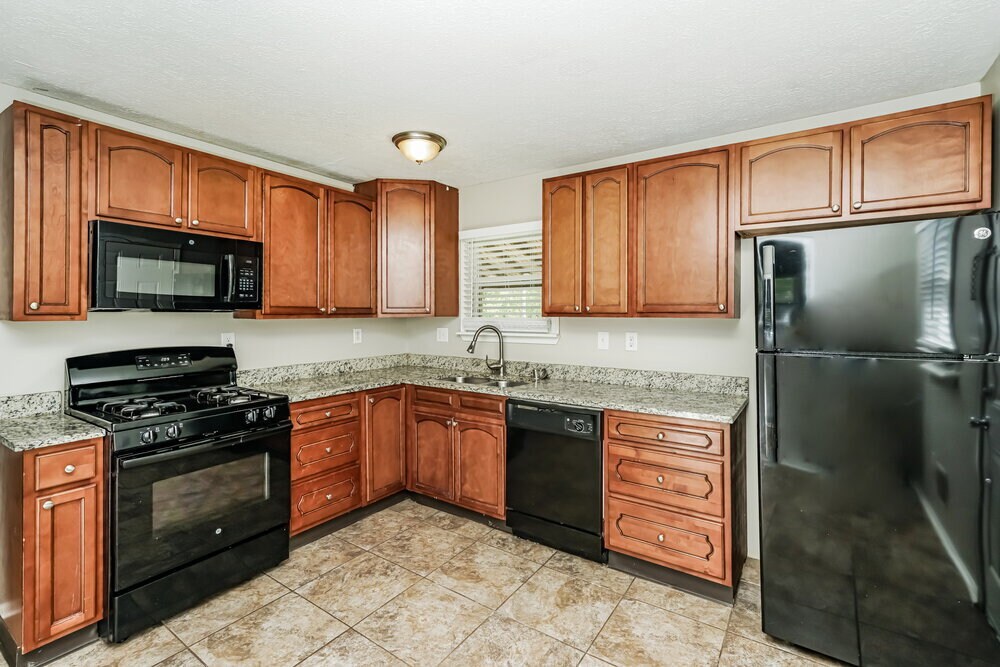 Building Photo - 2402 Parliament Ct