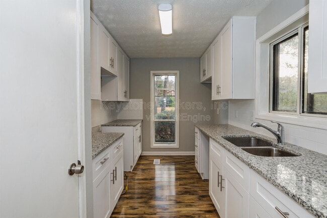 Building Photo - 2700 Creekview Point NW