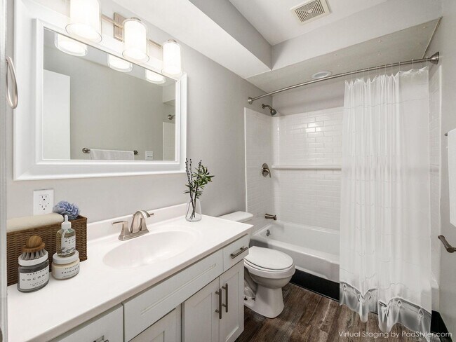 Building Photo - 4473 Mobile Dr