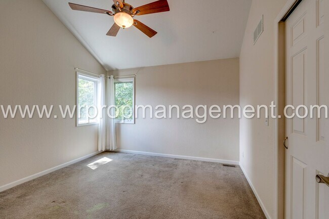 Building Photo - 4 Bed 3 Bath Home in Lambertville