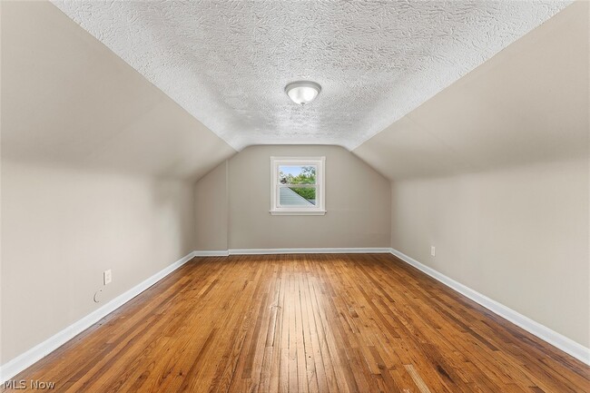 Building Photo - 1485 E 221st St