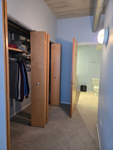 Building Photo - 1430 S Michigan Ave