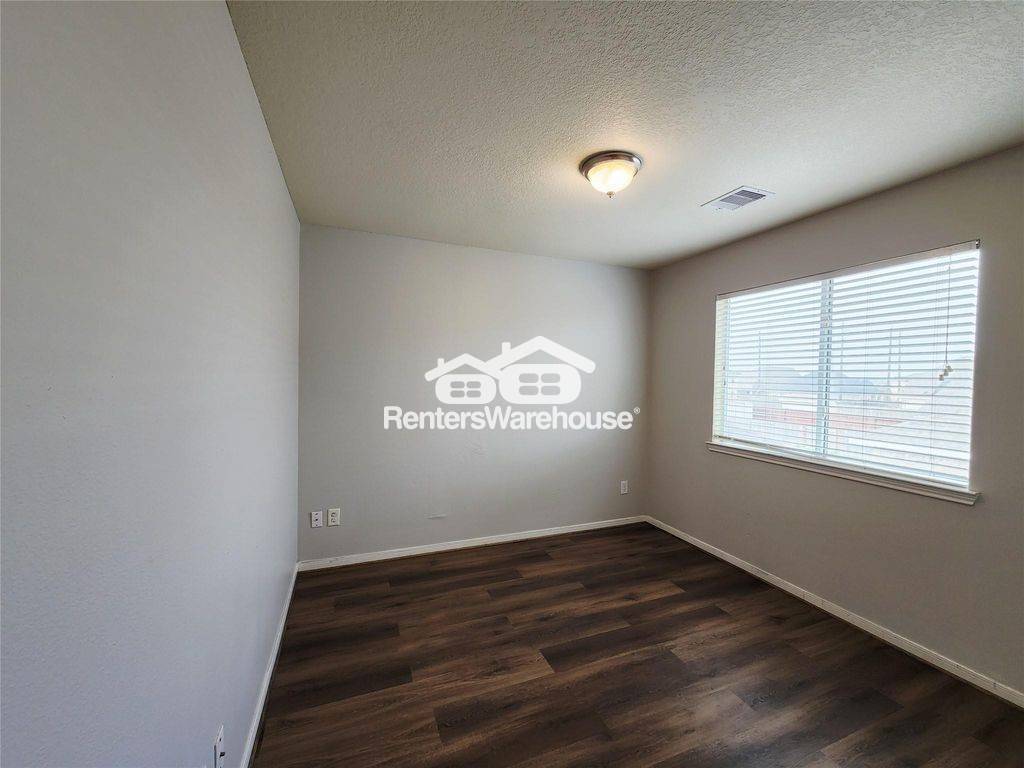 Building Photo - 4075 Mossy Spring Ln