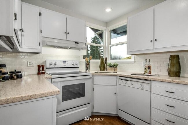 Building Photo - 8050 27th Ave NW