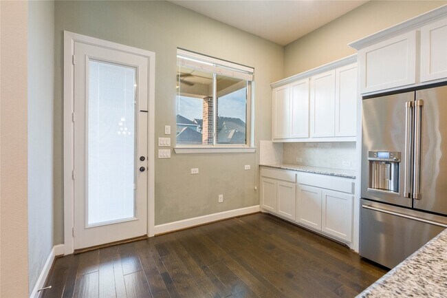 Building Photo - 1008 Peacock Blvd