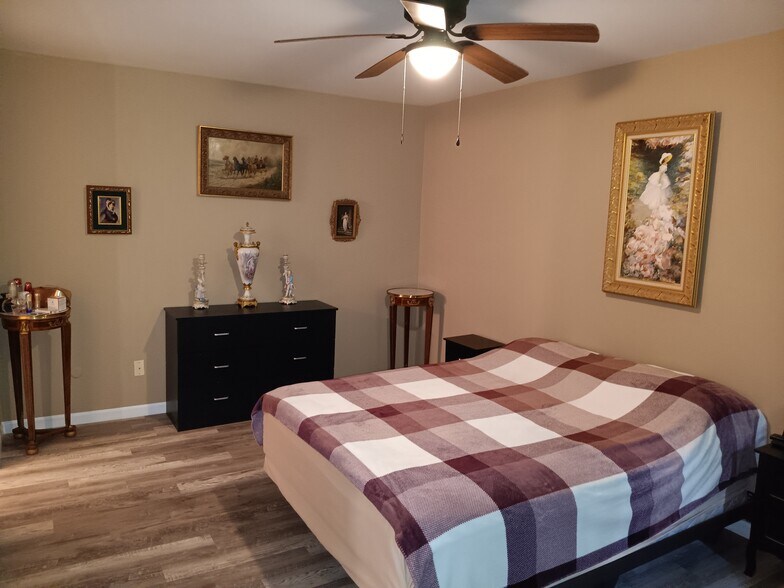 Building Photo - 54 Amberly Dr