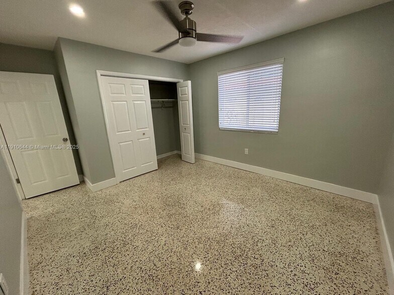 Building Photo - 4242 NW 5th St