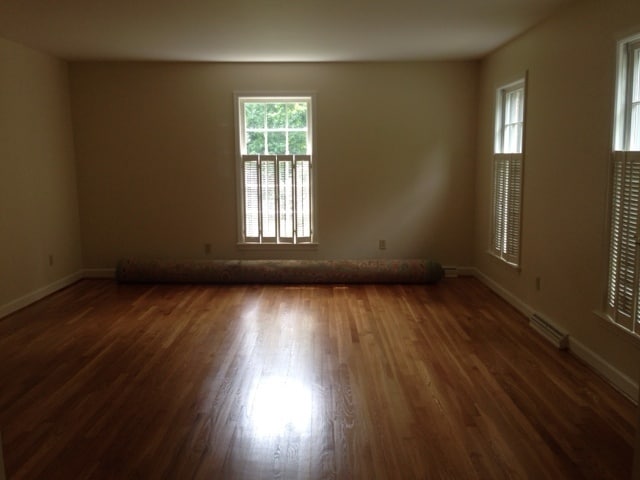 Building Photo - 4 BR home in NW school district--Lawn Serv...