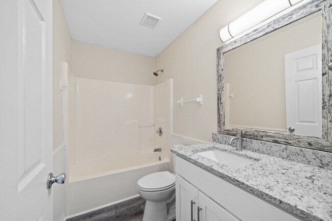 Building Photo - 2520 E Ashford Park Dr