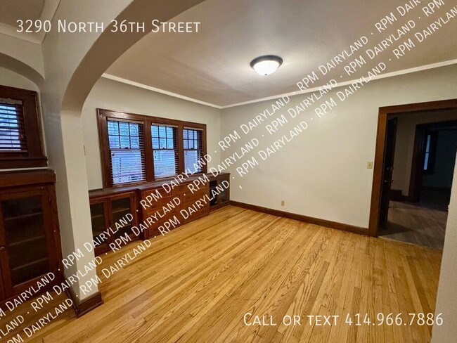 Building Photo - Charming 2-Bedroom Lower Duplex with Moder...