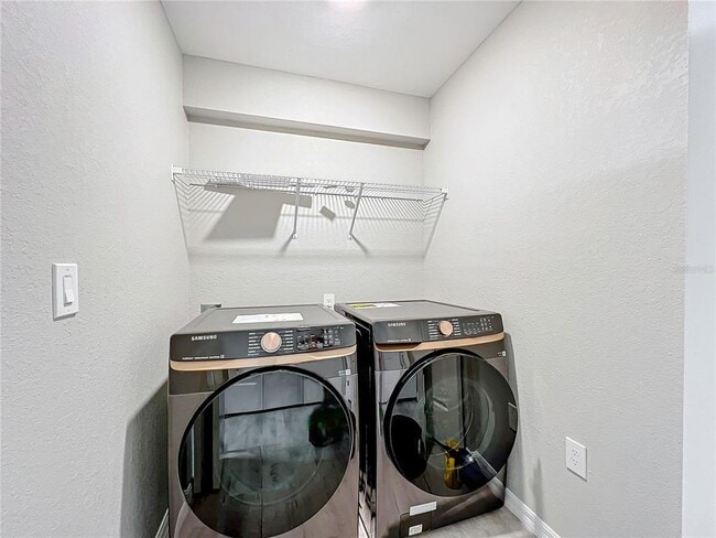 Building Photo - 7091 Tamarind Way