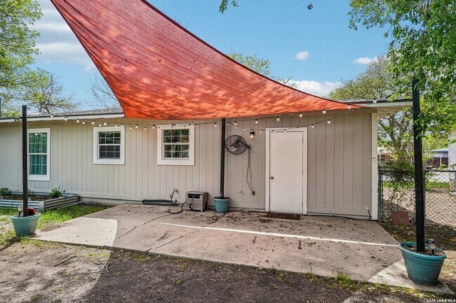 Building Photo - 339 Future Dr