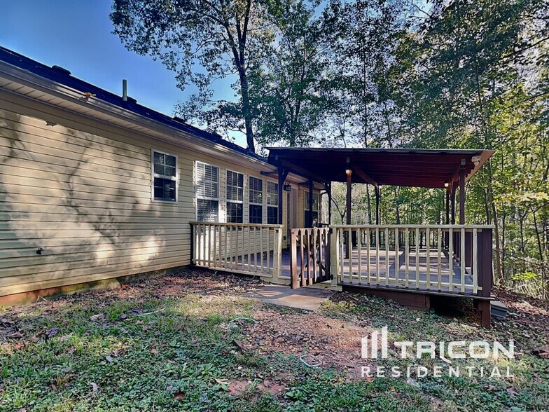 Building Photo - 1555 Mill Creek Rd