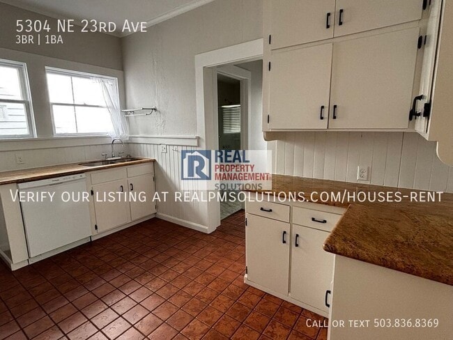 Building Photo - 5304 NE 23rd Ave
