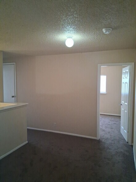 Building Photo - 874 Fillmore Dr