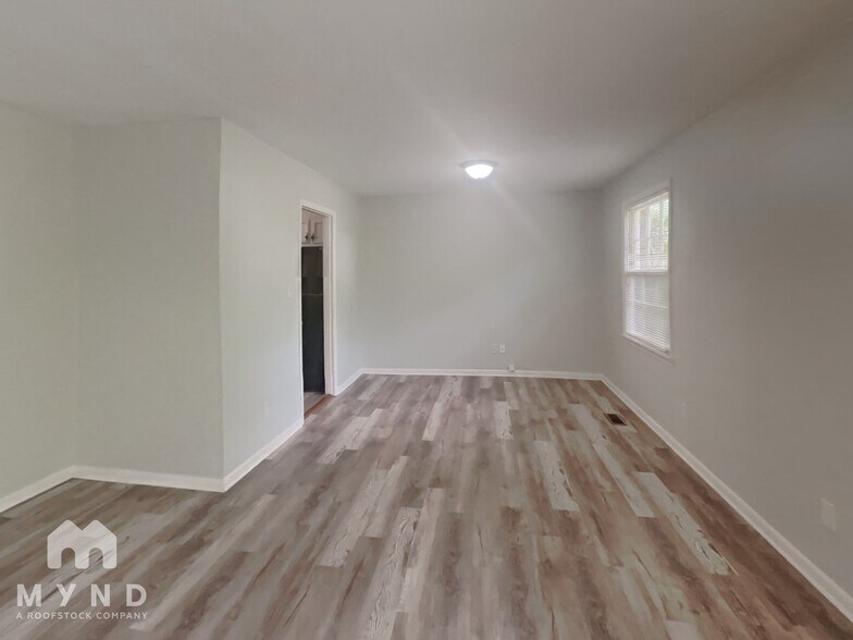 Building Photo - 5454 Faucett Rd