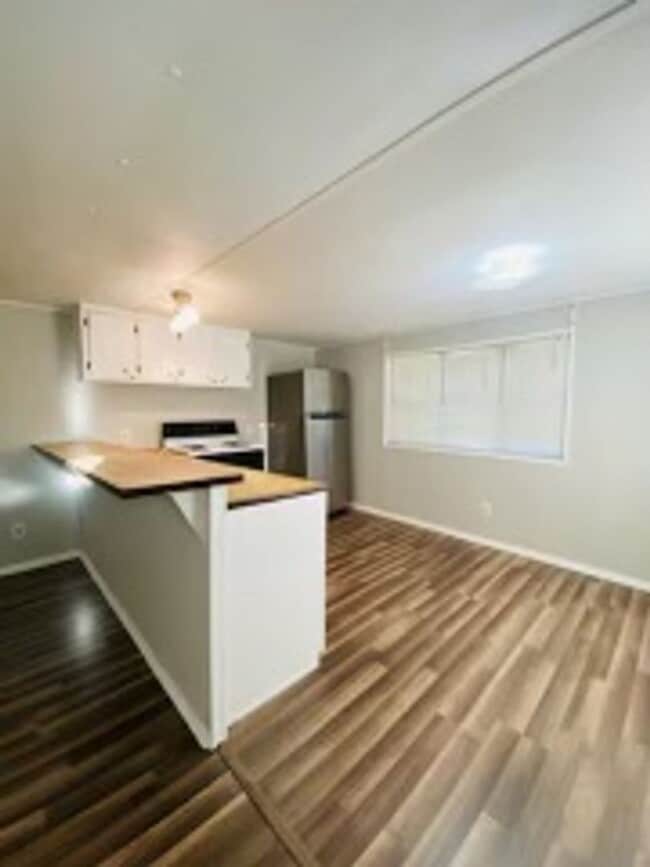 Building Photo - 2 Bedroom, 1 Bathroom - Mobile Home in Nor...