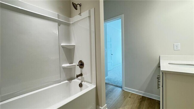 Building Photo - 5401 Bancroft Ln