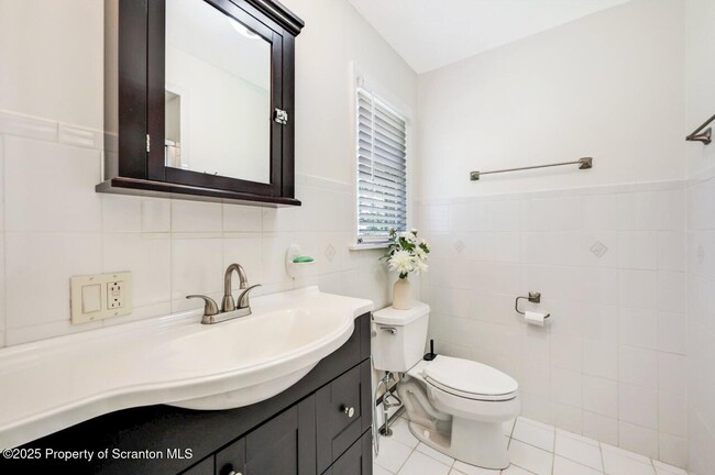 Building Photo - 107 Carteret Dr